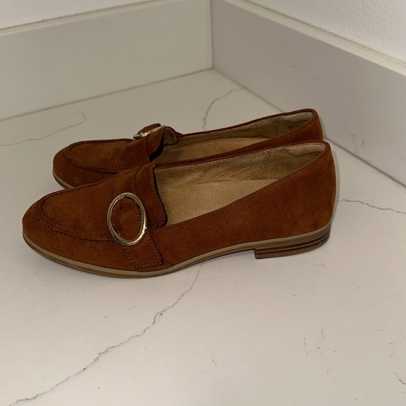 Naturalizer women’s brown suede like loafers - Picture 5 of 8